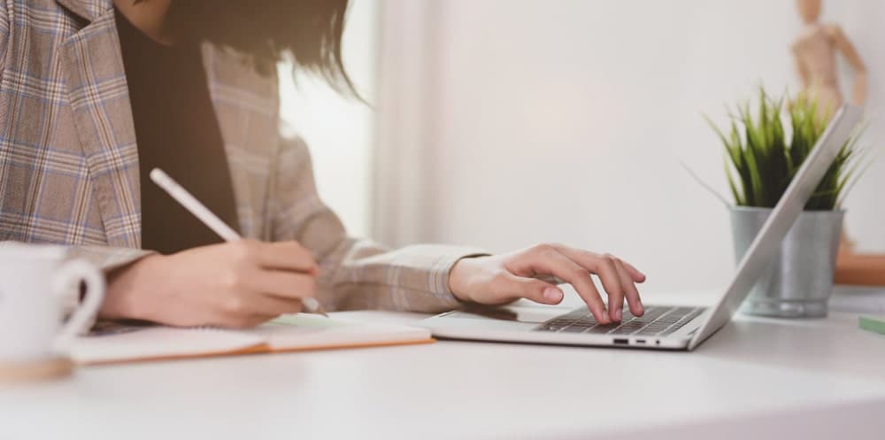 Strong Action Verbs for Resumes That Get Noticed